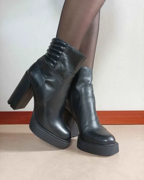 Botas negras para dama