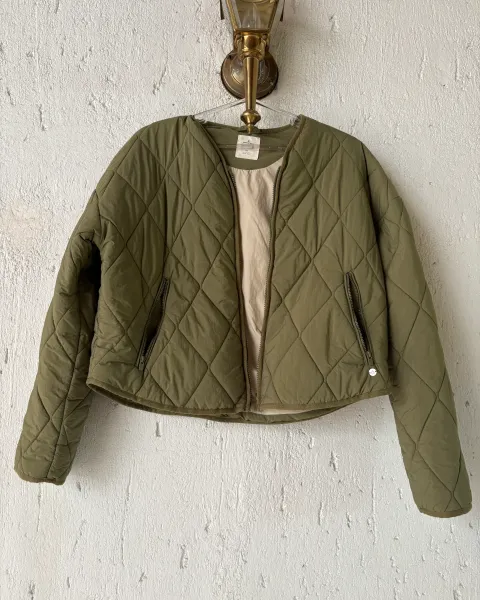 Jacket verde oliva acolchada