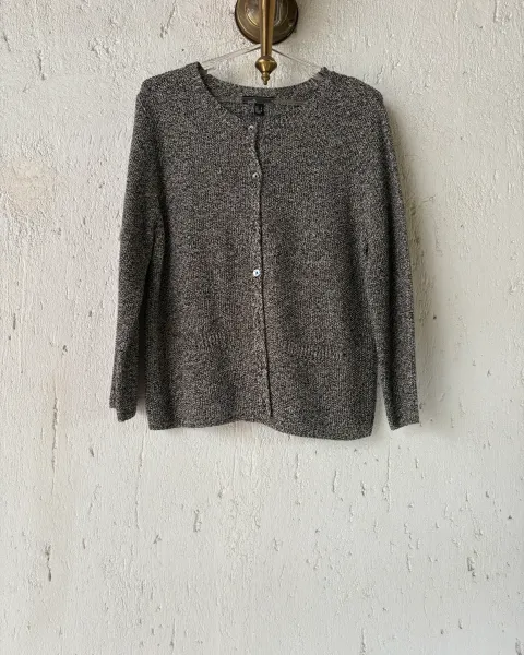 Sweater tejida elegante blanco con negro