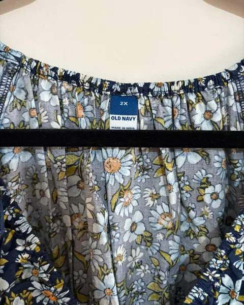 Blusa con estampado de flores