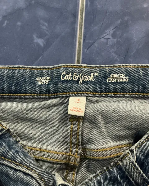 Jeans de Cat & Jack.