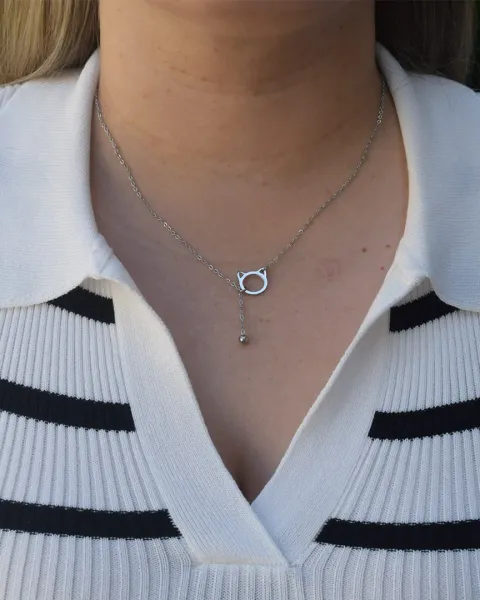 Collar con dije de gatito