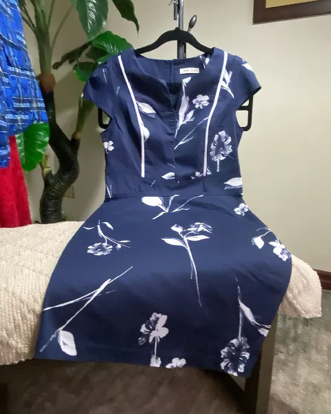 Vestido azul de mujer
