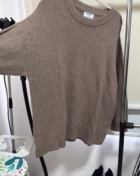 Sweater Cozy Cafe