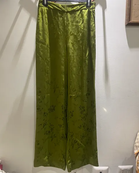 Pantalón Zara verde musgo
