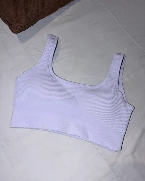 Top violeta