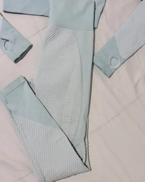 Conjunto gym celeste