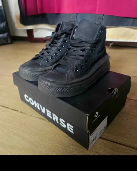 Converse Negras plataforma