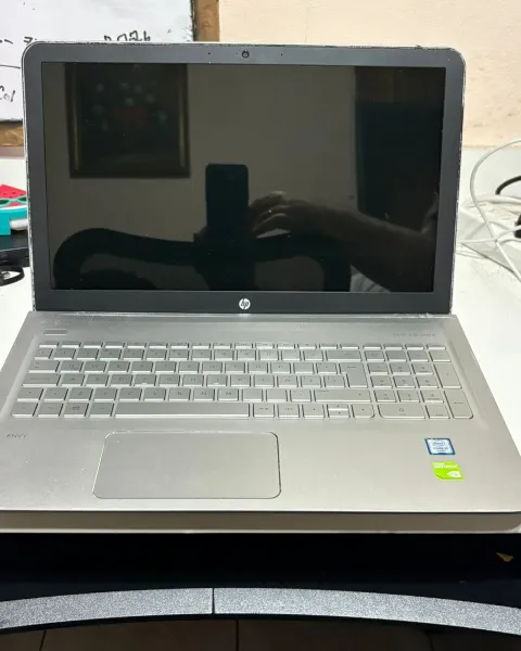 Laptop HP Envy Intel Core i5, 8GB ram, DD 1TB