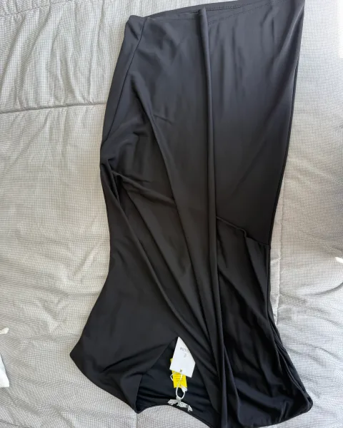 Épsilon vestido negro
