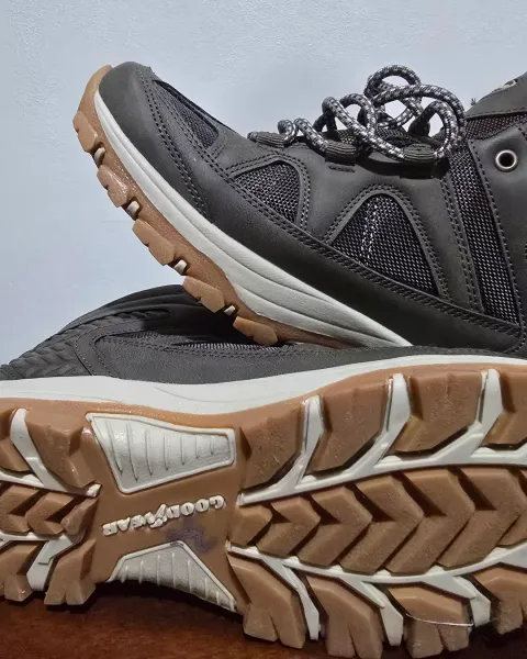 Botas para Hicking Goodyear Teton