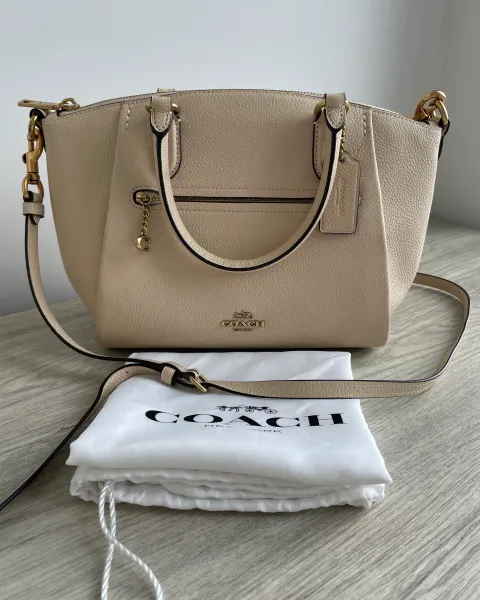 Cartera Coach