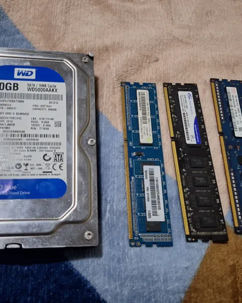 Disco duro de 500 gb con 2 memorias ram de 4gb cada una ddr3 y 2 memorias ram de 2 gb cada una ddr3