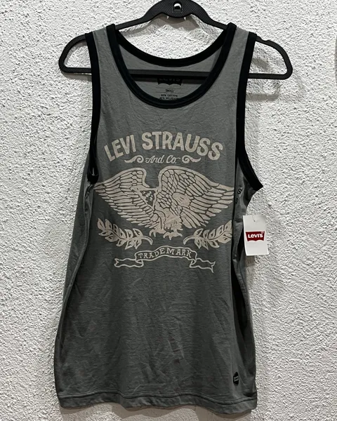 Levis Nueva con etiquetas