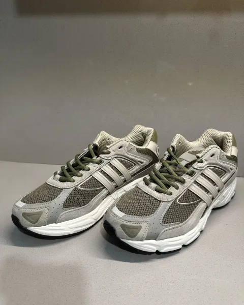 Tenis Adidas Response CL