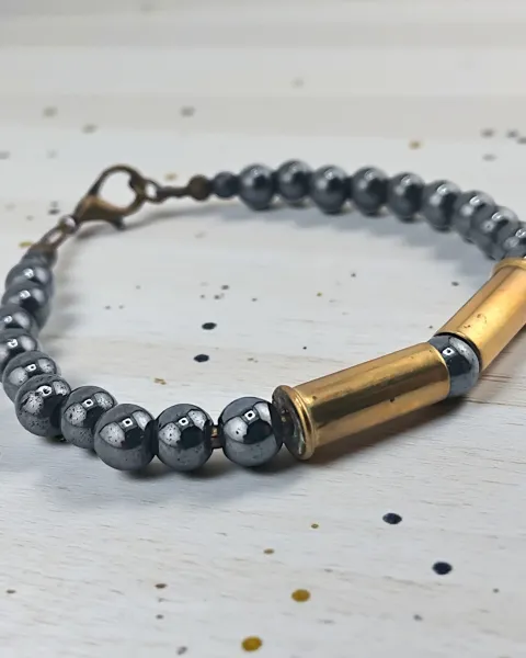 Pulsera en Piedra y Casquillos de Bala