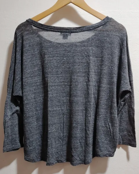 Blusa Gris estilo oversized