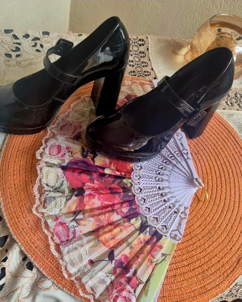 Zapatos de sharol