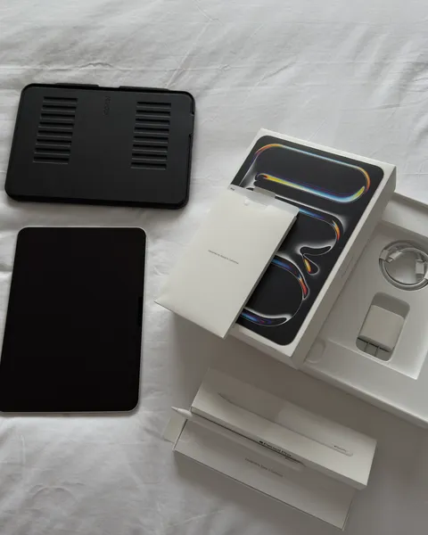SE VENDE!! iPad Pro M4 11” 256GB; Año 2025 + Pencil Pro + ZUGU Case | ₡575.000 *Precio Negociable