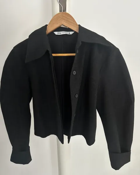 Jacket negra Zara