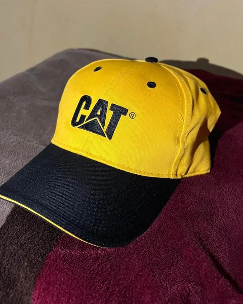 Gorra marca CAT nueva