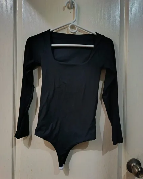 Body manga larga negro