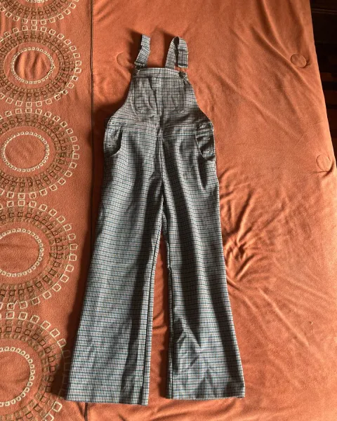 Overall para niña talla 10, de Zara