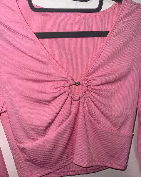 Camisa manga larga con detalle de corazón