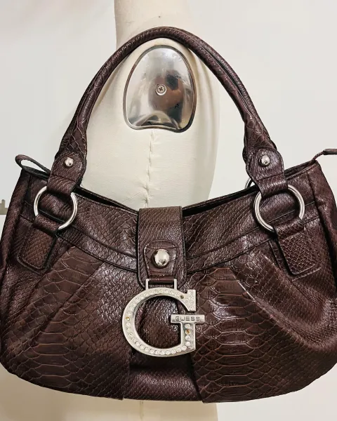 Bolso Guess café