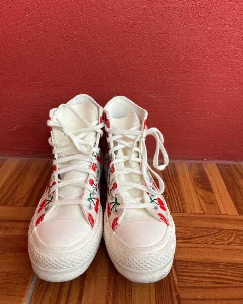 Converse originales cereza