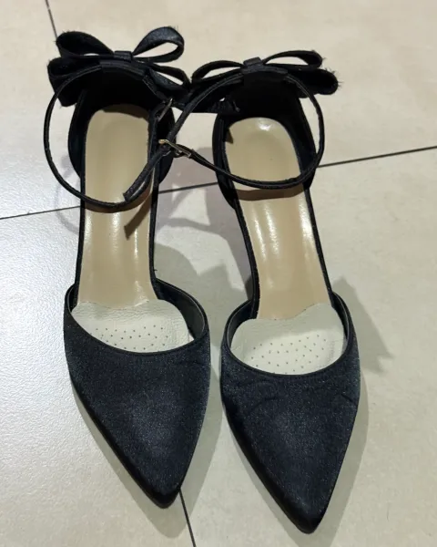 Zapatos negros razo