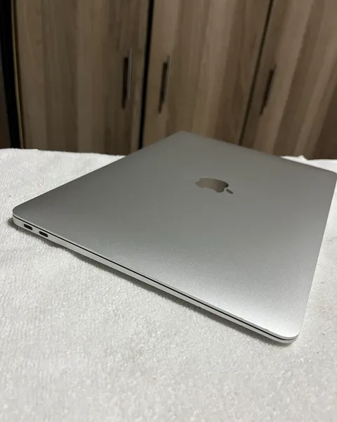 MacBook Air 13” Retina 2019