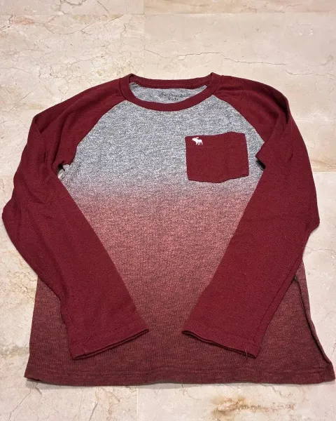 Camisa manga larga Abercrombie Kids (9/10) Un poco desgastada