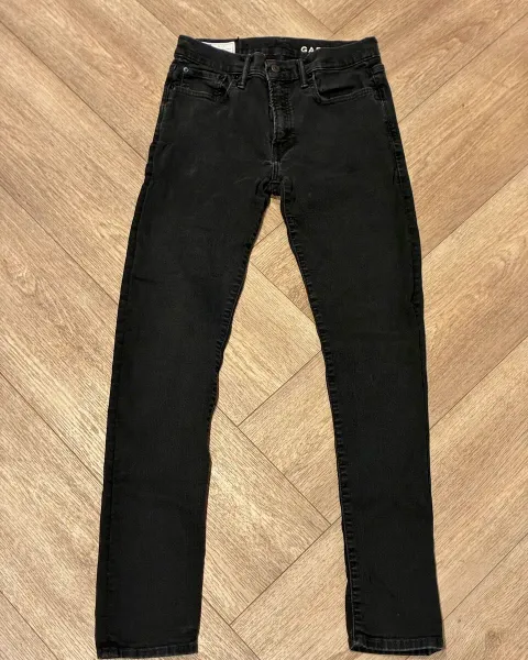 Vendo pantalon negro marca Gap (Super skinny)
