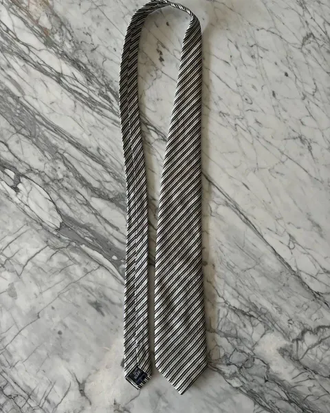 Corbata BURBERRY excelente estado