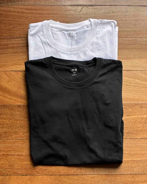 Combo de camisetas Uniqlo / M