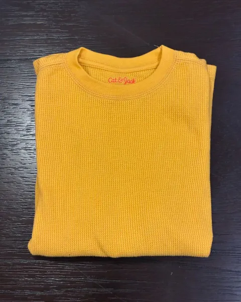 Camiseta manga larga (niños, talla S/6-7) 👕💛