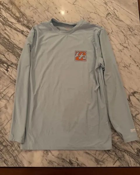Camisa de agua manga larga Billabong UV Surf celeste kids talla L/14