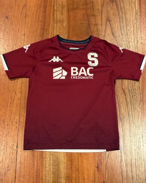 VENDO camisa SAPRISSA para niño 6 años