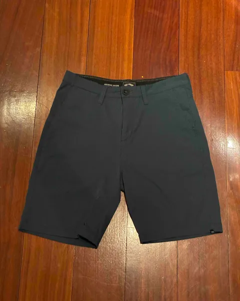 Short Billabong azul marino (talla 29)