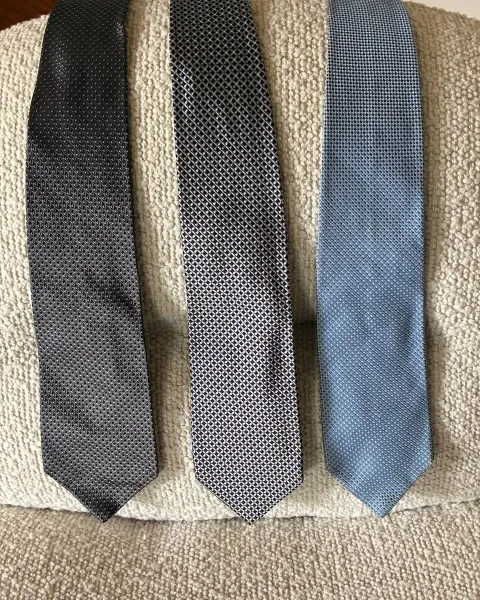Vendo combo 3 corbatas Banana Republic, como nuevas