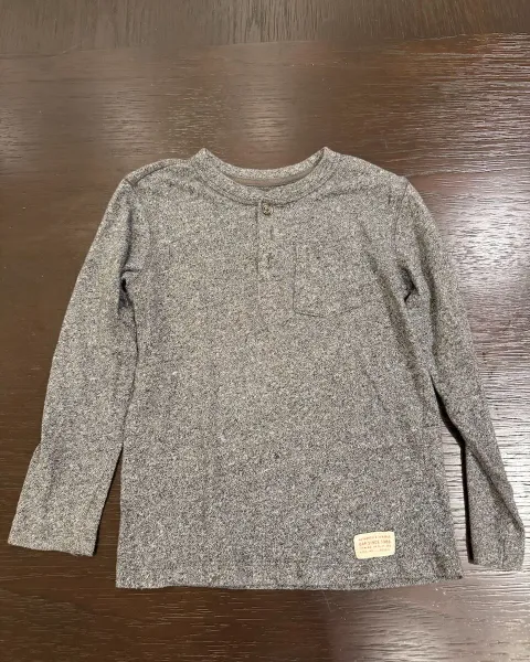 Camisa Gap Kids Gris Manga Larga Talla S (6-7 años)