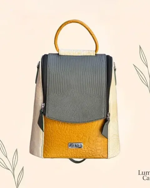 Bolso de cuero tipo mochila colombiano