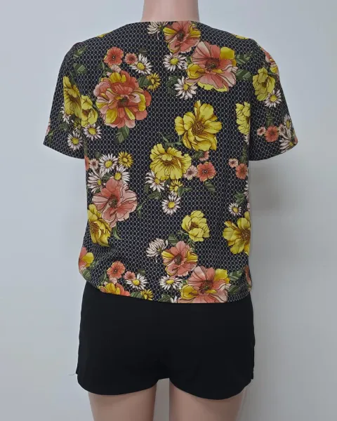 Linda Blusa