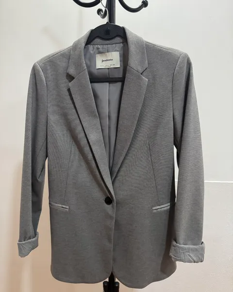 Blazer gris Stradivarius
