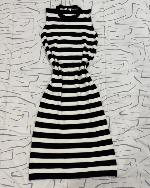 Vestido de rayas horizontales