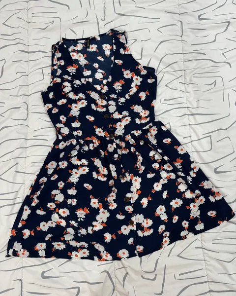 Vestido corto sin mangas estampado floral