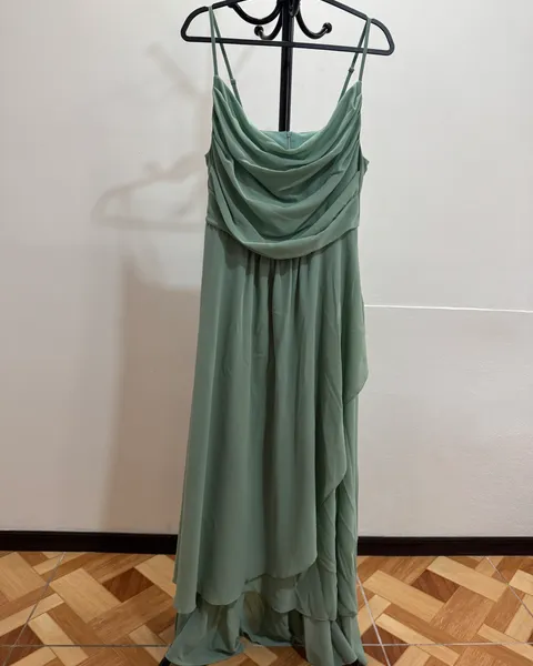 Vestido verde salvia