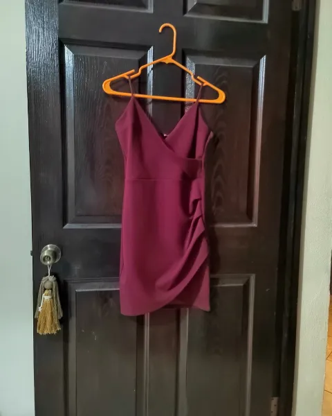 Vestido color vino sin mangas