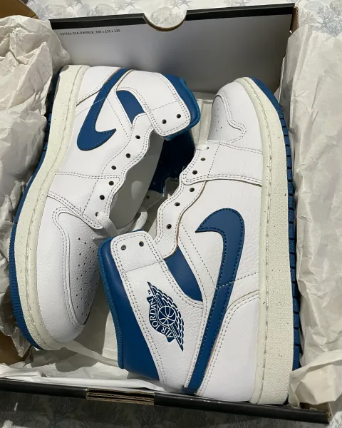 Nike Air Jordan 1 MIDSE